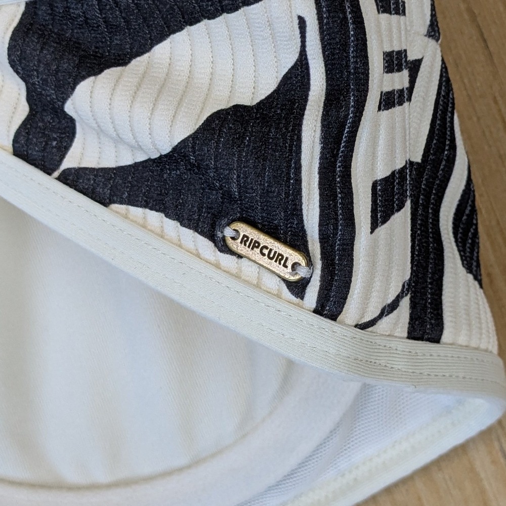 Rip Curl Womens Black White Tropical Ribbed Underwire Bikini Top Size M - Picture 3 of 5